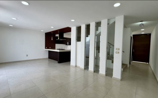 CASA EN RENTA COBRE 16